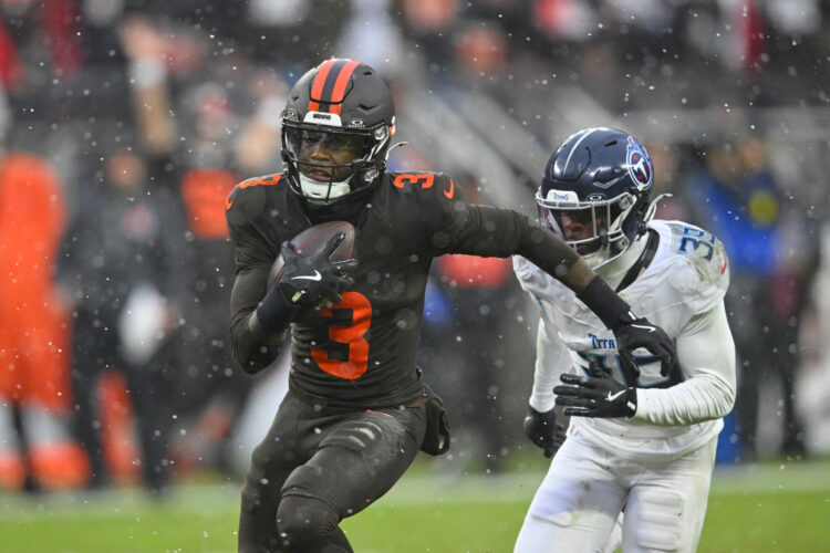 Titans outlast Sanders, Browns